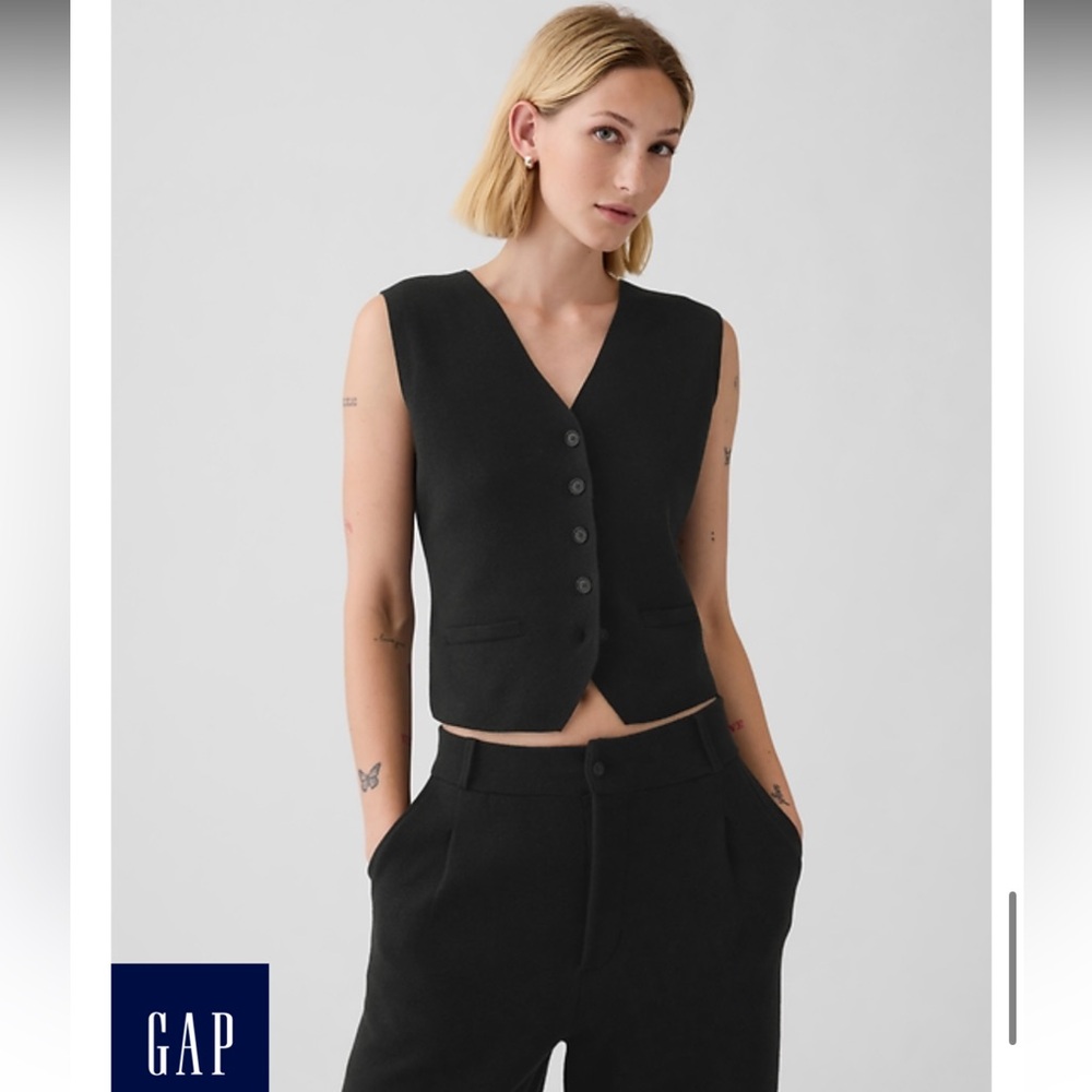 GAP Sweater Vest